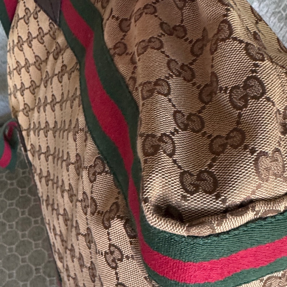 Gucci Sherry GG Monogram Tote with Red and Green Straps - Picture 15 of 16